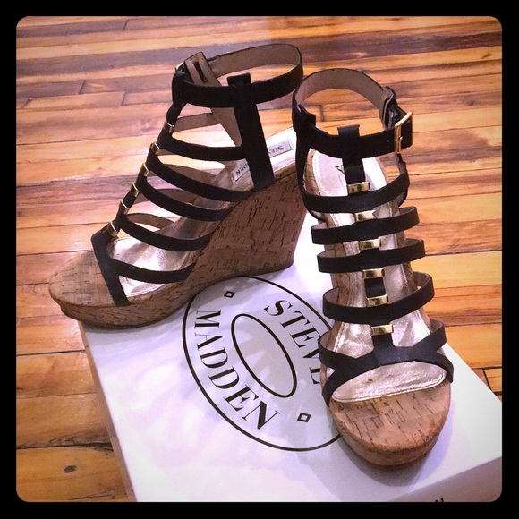 Steve Madden Shoes - Steve Madden Black Indyanna Wedge Heel Size 9